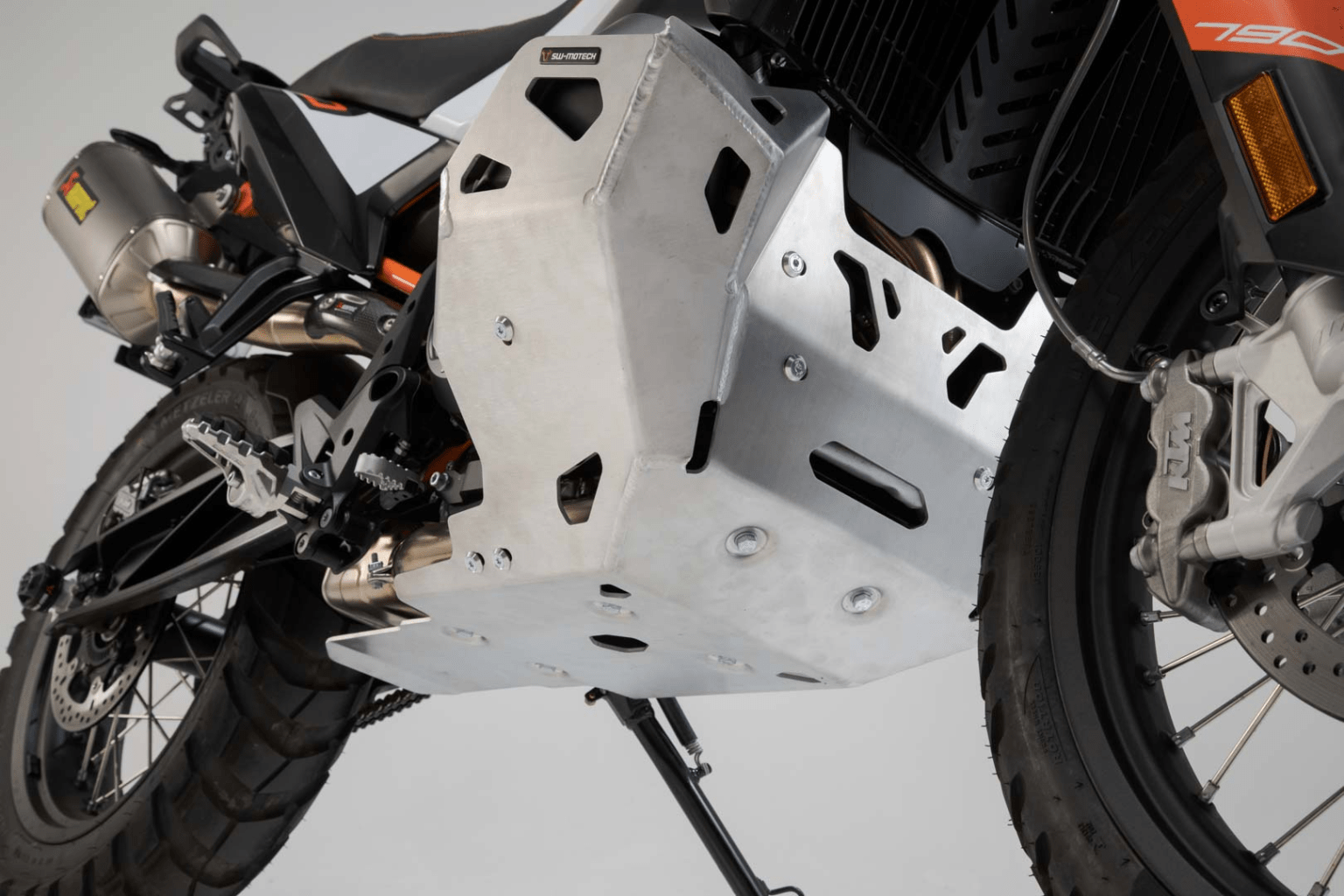 Aluminum crankcase cover KTM 790 / 890 adventure | Viejos Pistones