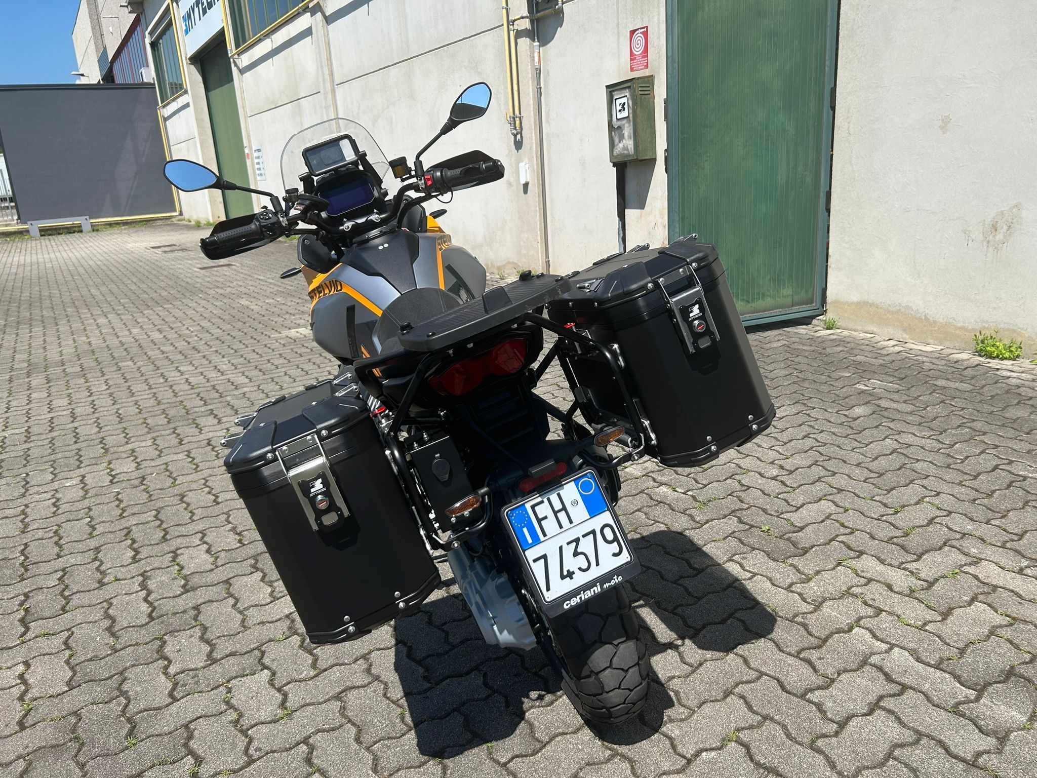 Caja de herramientas Moto Guzzi Stelvio V100