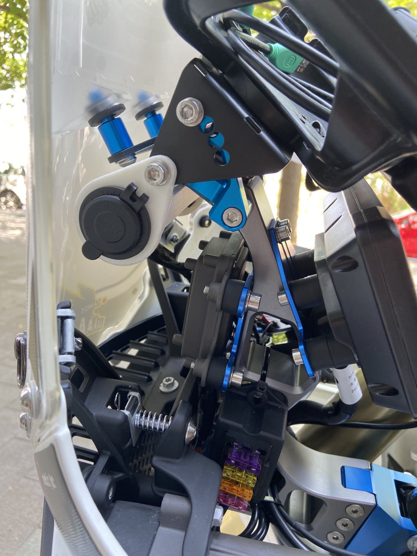 Viejos Pistones Adventure Motorcycles: Ahora Concesionario Kove