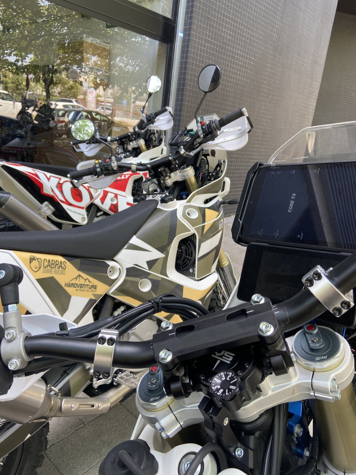 Viejos Pistones Adventure Motorcycles: Ahora Concesionario Kove
