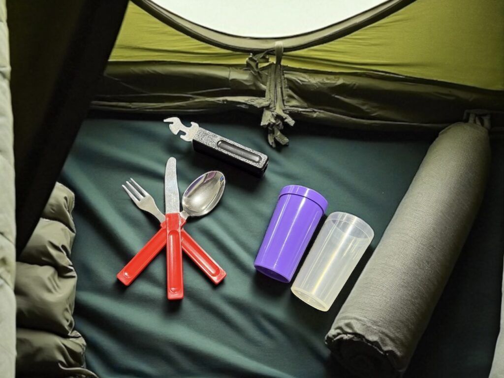 676 Set cubiertos camping FOX