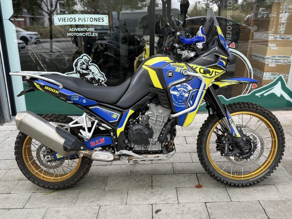 Kit de Adhesivos Uniracing KOVE 800X PRO / Rally Viejos Pistones