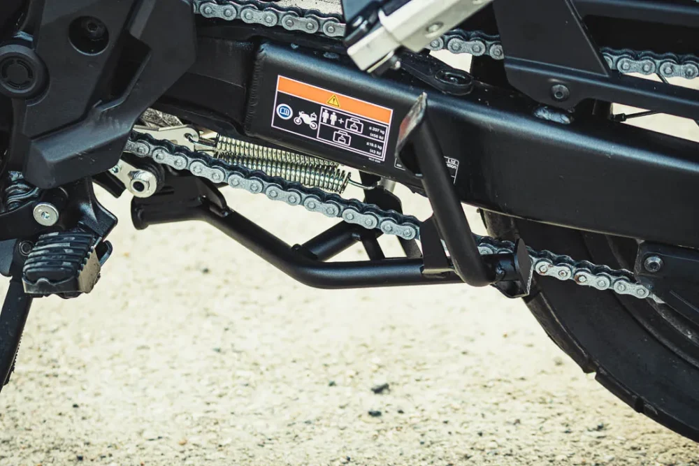 En Viejos Pistones trabajamos con los mejores fabricantes y somos especialistas en motos de aventura enduro, trail y scrambler. Podemos ofreceros las mejores herramientas, accesorios y recambios para tu moto. Si no encuentras lo que buscas en la web, no dudes en enviarnos un mail a: info@viejospistones.com y te ayudaremos a encontrar lo que necesites.